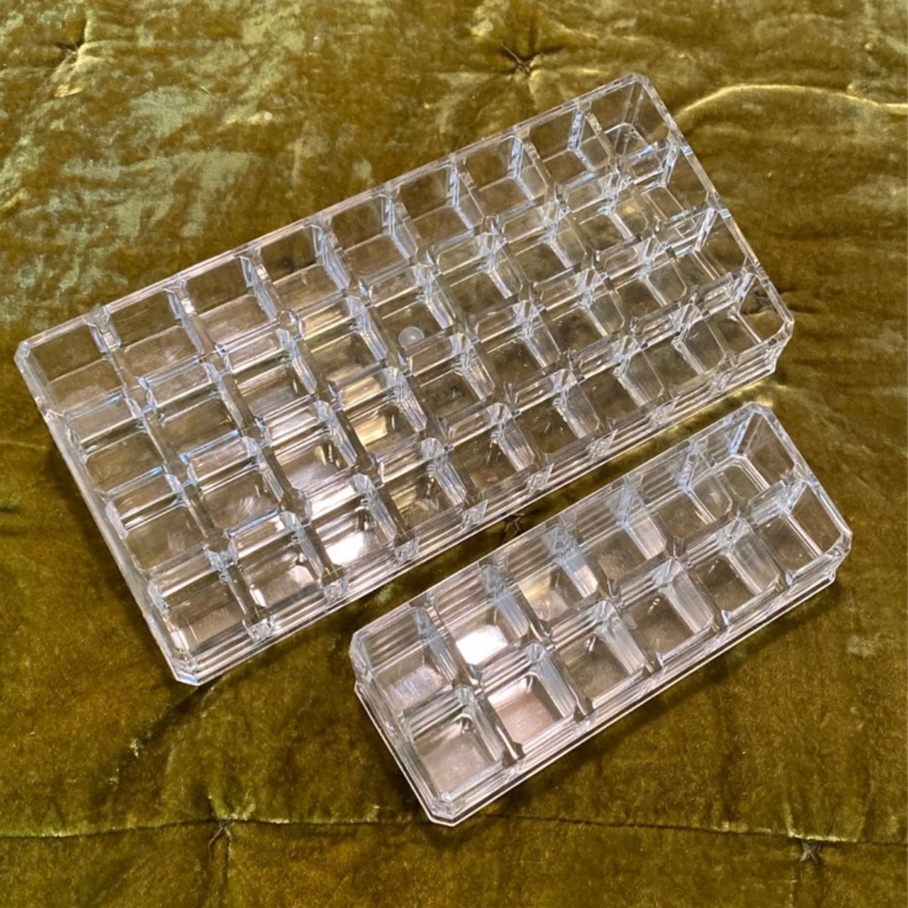 Lot Two Clear Resin Lipstick Makeup Organizers